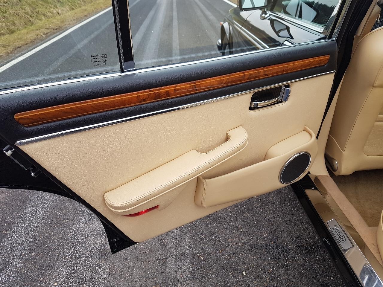 Thumbnail von Daimler Double Six last series in black/magnolia