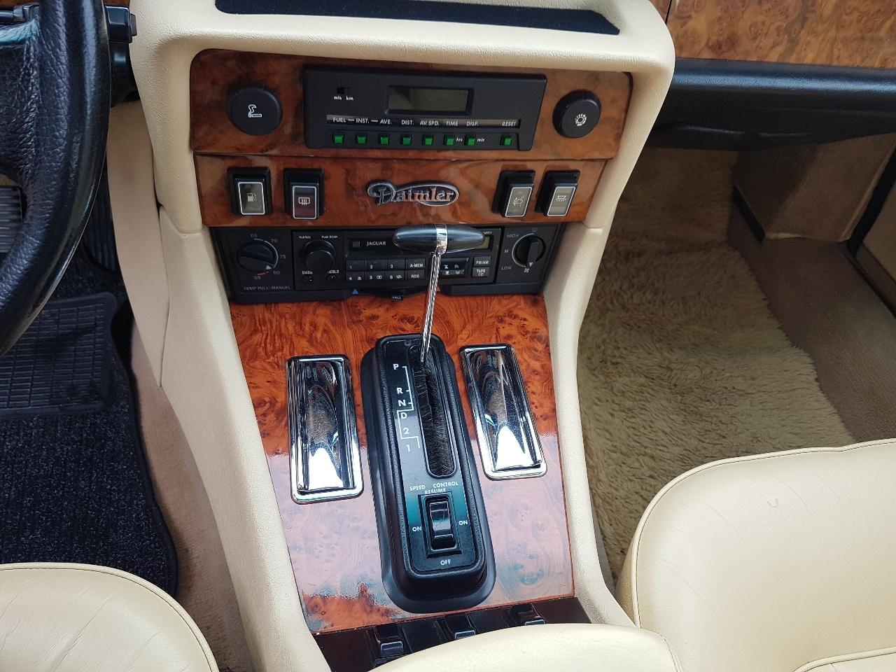 Thumbnail von Daimler Double Six last series in black/magnolia