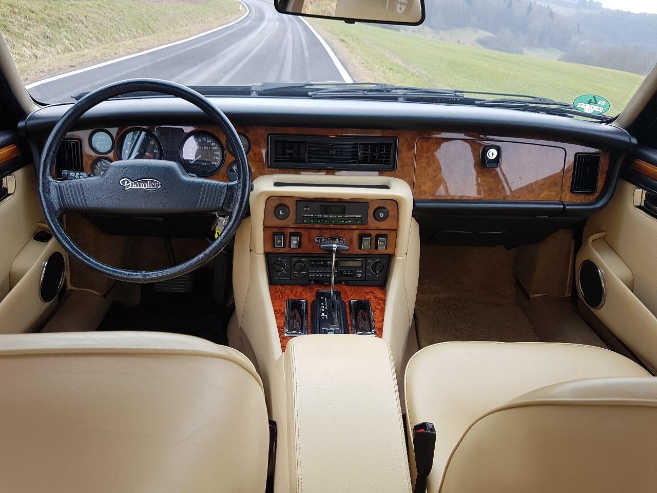 Thumbnail von Daimler Double Six last series in black/magnolia