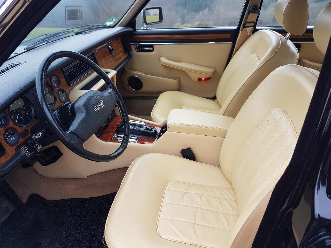 Thumbnail von Daimler Double Six last series in black/magnolia