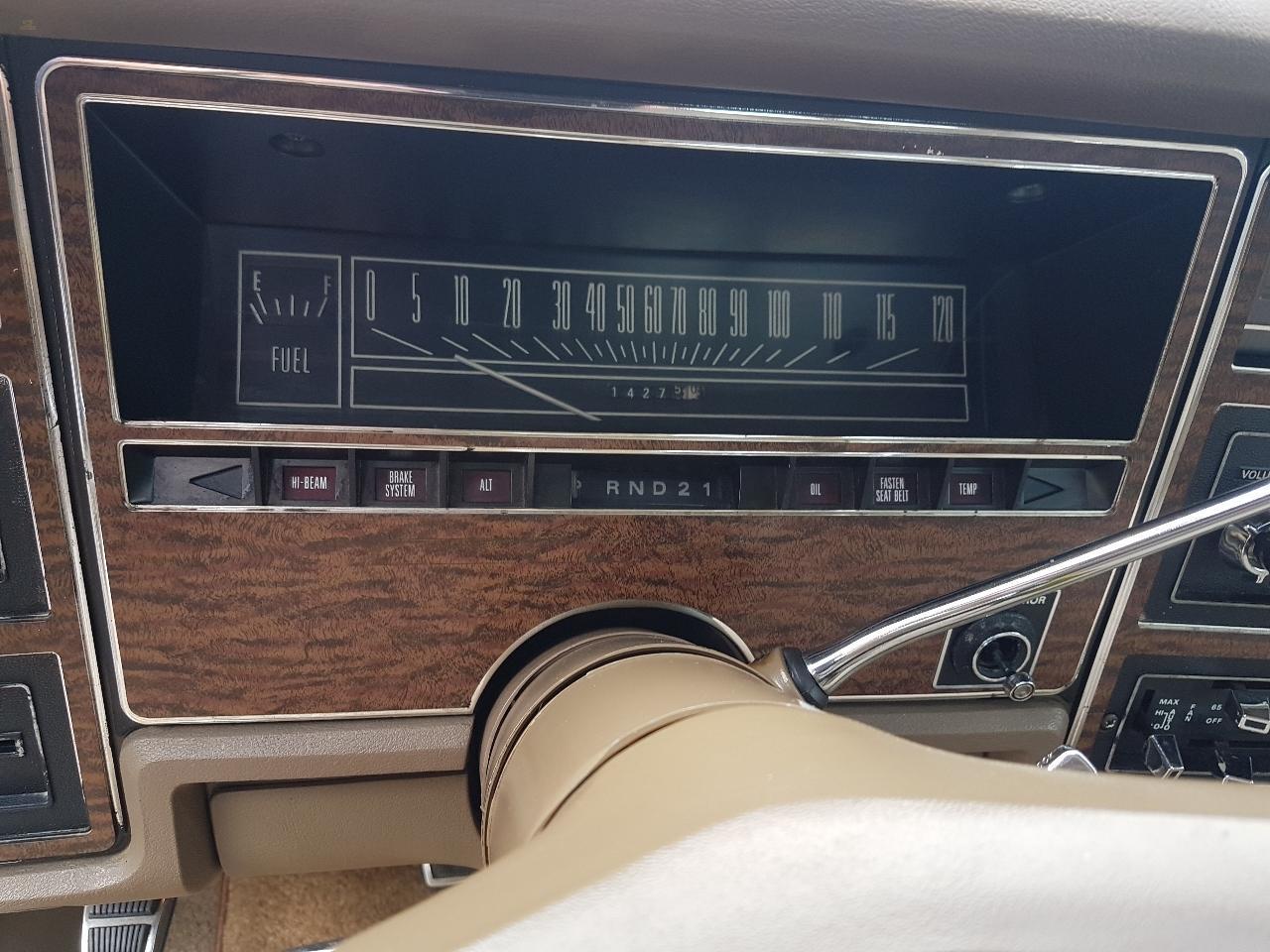 Thumbnail von Ford Ltd. Brougham Sedan, en üst model, tam boyutlu