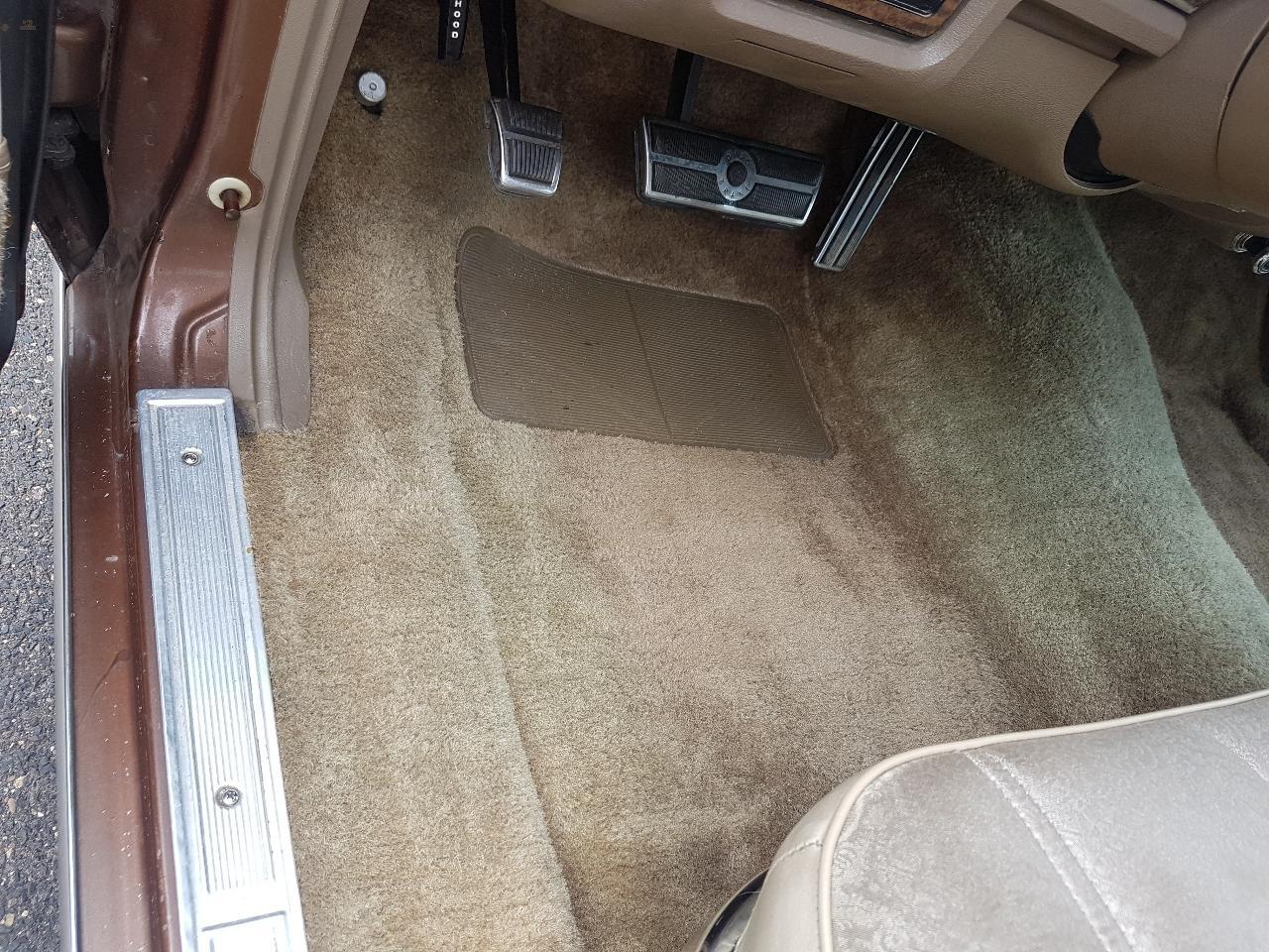 Thumbnail von Ford Ltd. Brougham Sedan, en üst model, tam boyutlu