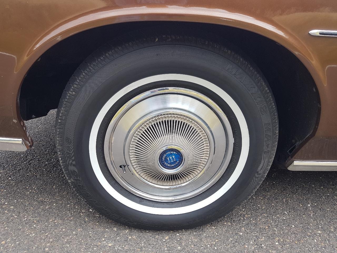 Thumbnail von Ford Ltd. Brougham Sedan, en üst model, tam boyutlu