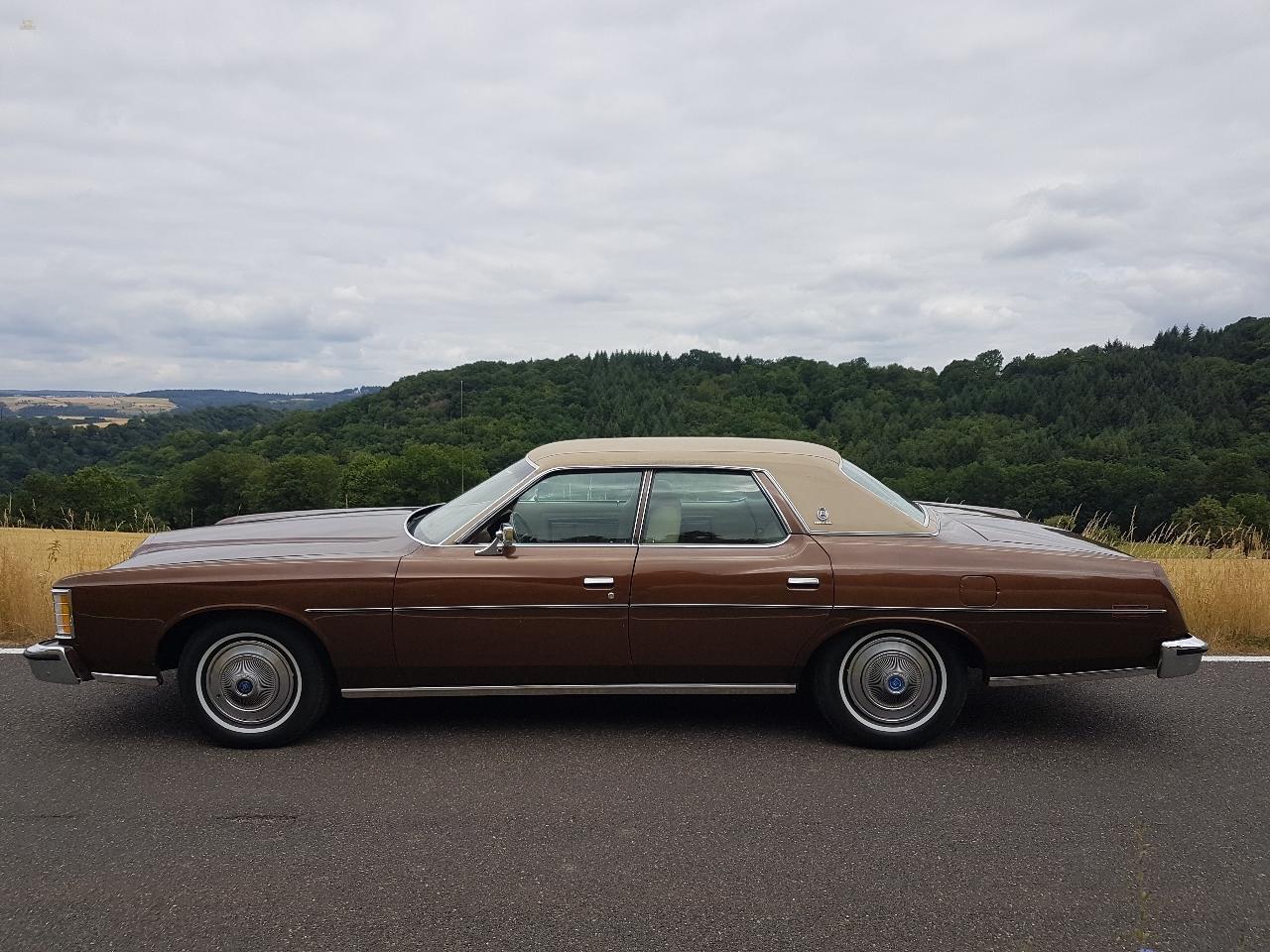 Thumbnail von Ford Ltd. Brougham Sedan, en üst model, tam boyutlu