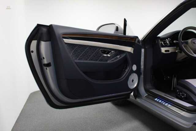 Thumbnail von Bentley Continental GTC W12 1st Edition