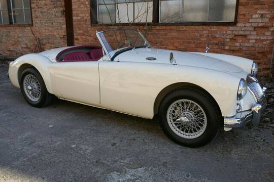 MG MGA