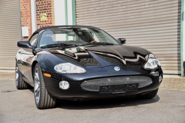 Thumbnail von Кабриолет Jaguar XK8 4,2L Piano черный, отличное состояние