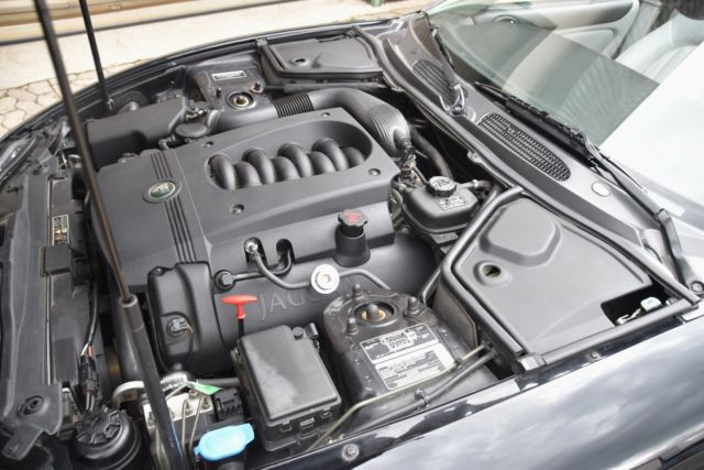 Thumbnail von Кабриолет Jaguar XK8 4,2L Piano черный, отличное состояние