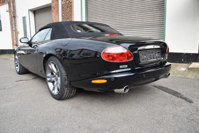 Thumbnail von Кабриолет Jaguar XK8 4,2L Piano черный, отличное состояние