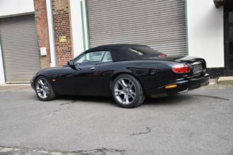 Thumbnail von Кабриолет Jaguar XK8 4,2L Piano черный, отличное состояние