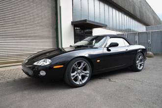 Thumbnail von Кабриолет Jaguar XK8 4,2L Piano черный, отличное состояние