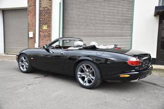 Thumbnail von Кабриолет Jaguar XK8 4,2L Piano черный, отличное состояние