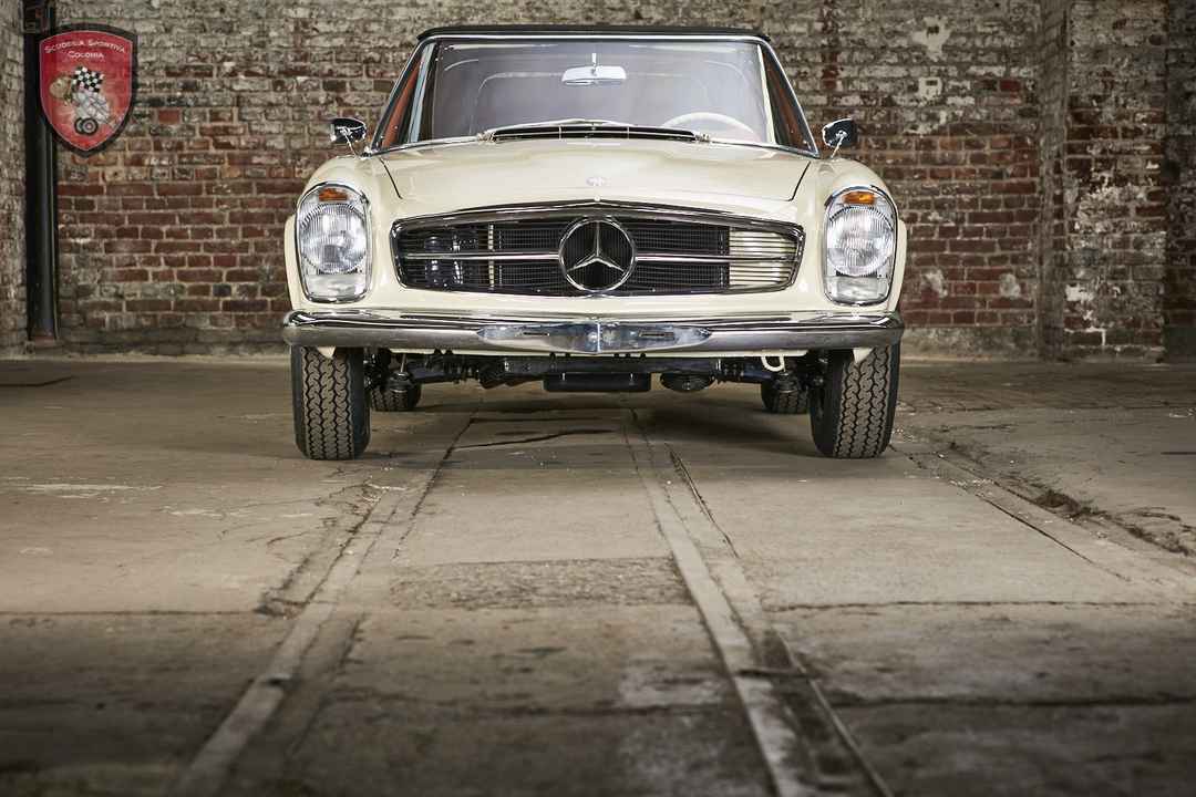Mercedes Benz 230 SL 