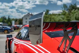 Thumbnail von Porsche 935 1 OF 3 in Salzburg Red Spare Package