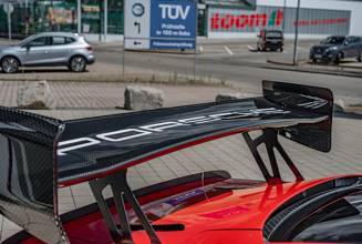 Thumbnail von Porsche 935 1 OF 3 in Salzburg Red Spare Package