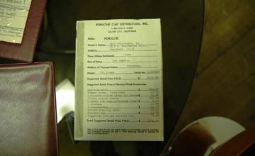 Thumbnail von 911 L Coupé, januari 1968, Polorot/zwart 1 lak, eerste lak, SWB