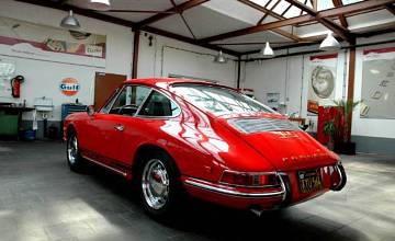 Thumbnail von 911 L Coupé, januari 1968, Polorot/zwart 1 lak, eerste lak, SWB