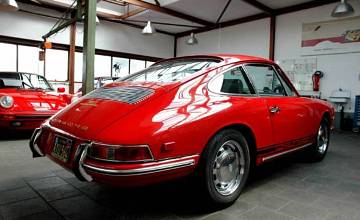 Thumbnail von 911 L Coupé, januari 1968, Polorot/zwart 1 lak, eerste lak, SWB