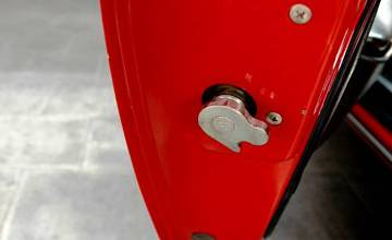 Thumbnail von 911 L Coupé, januari 1968, Polorot/zwart 1 lak, eerste lak, SWB