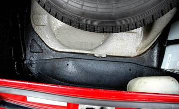 Thumbnail von 911 L Coupé, januari 1968, Polorot/zwart 1 lak, eerste lak, SWB