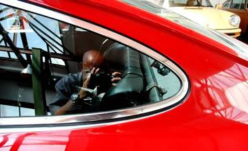 Thumbnail von 911 L Coupé, januari 1968, Polorot/zwart 1 lak, eerste lak, SWB