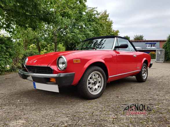 Fiat 124 Spider DS 1984 kırmızı