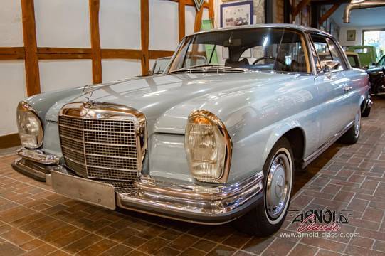 Mercedes 280 SE 3.5 W111