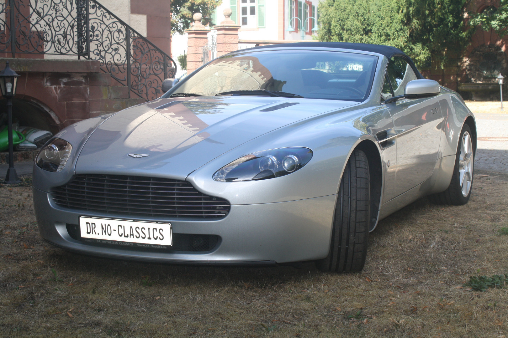 Aston Martin V8 Vantage Roadster 