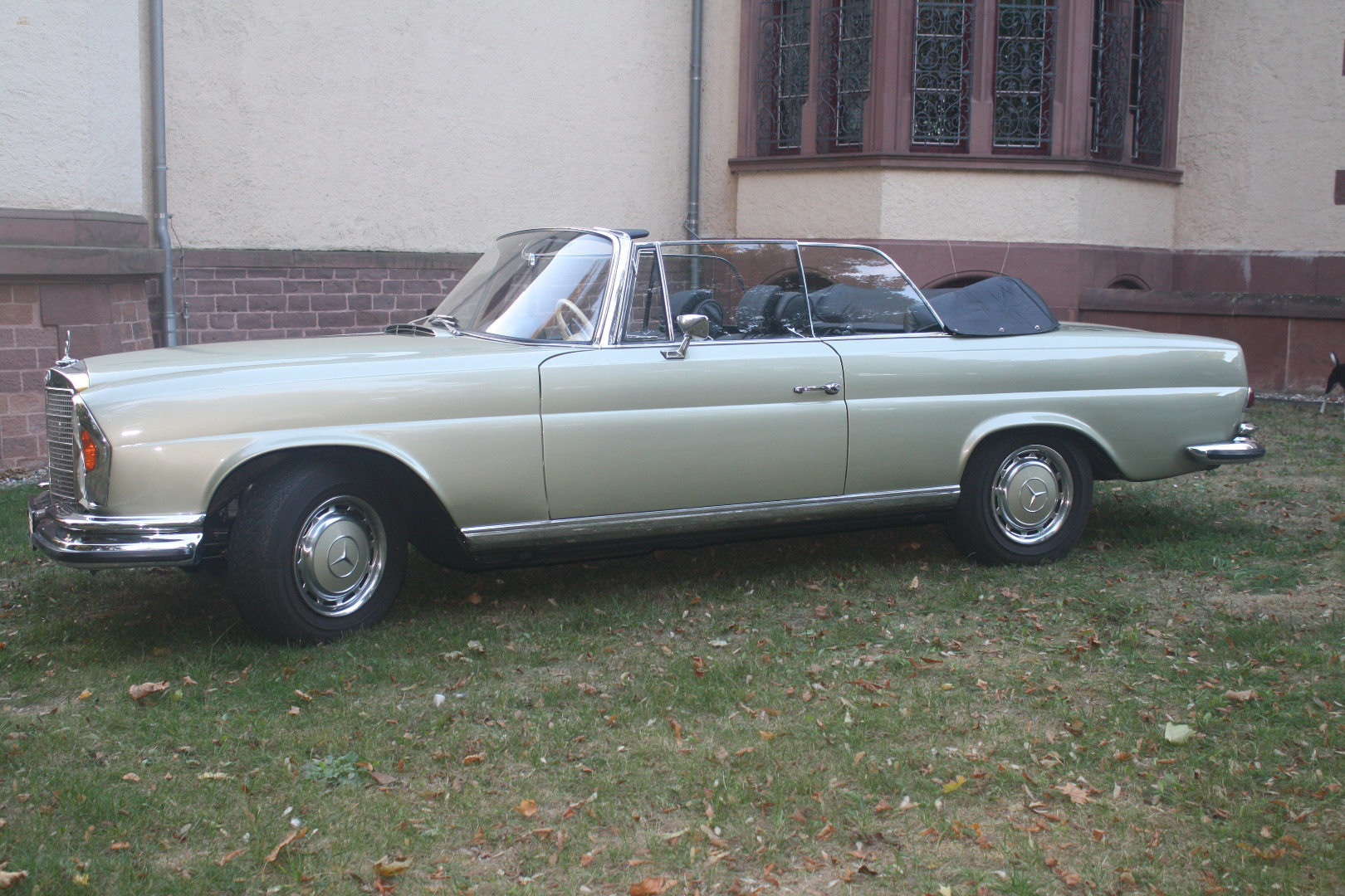 Mercedes 280SE Werkscabriolet (W111) 