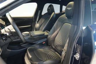 Thumbnail von Aston Martin DBX V8