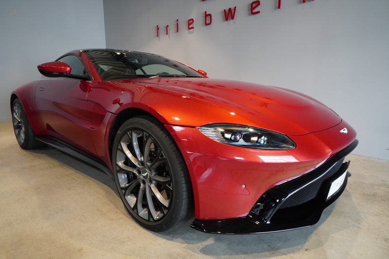 Aston Martin New Vantage 4.0 V8 Hyper Red