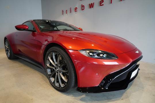 Aston Martin New Vantage 4.0 V8 Hyper Red