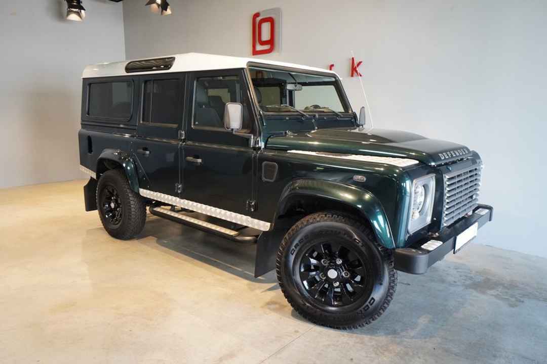 Land Rover Range Rover Defender SE 110
