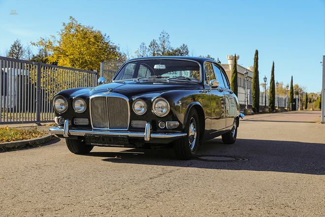 Jaguar 420