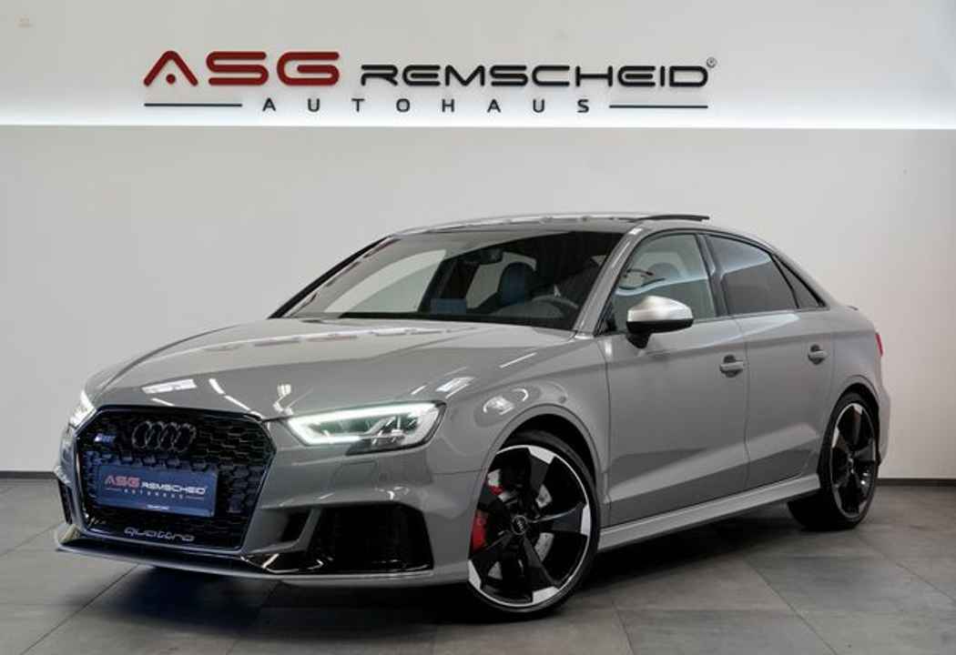 Audi - RS3 
