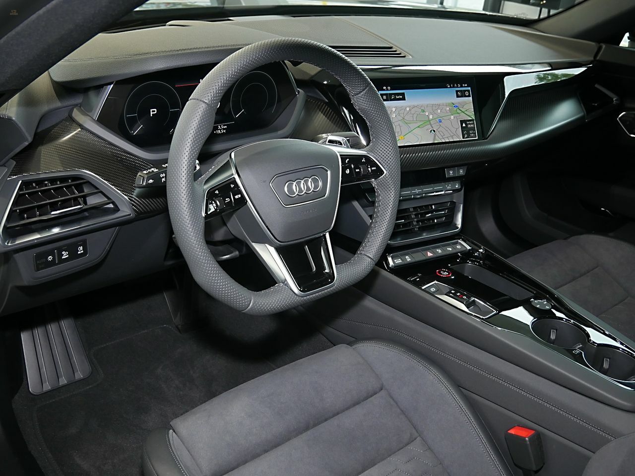 Thumbnail von AUDI E-TRON GT