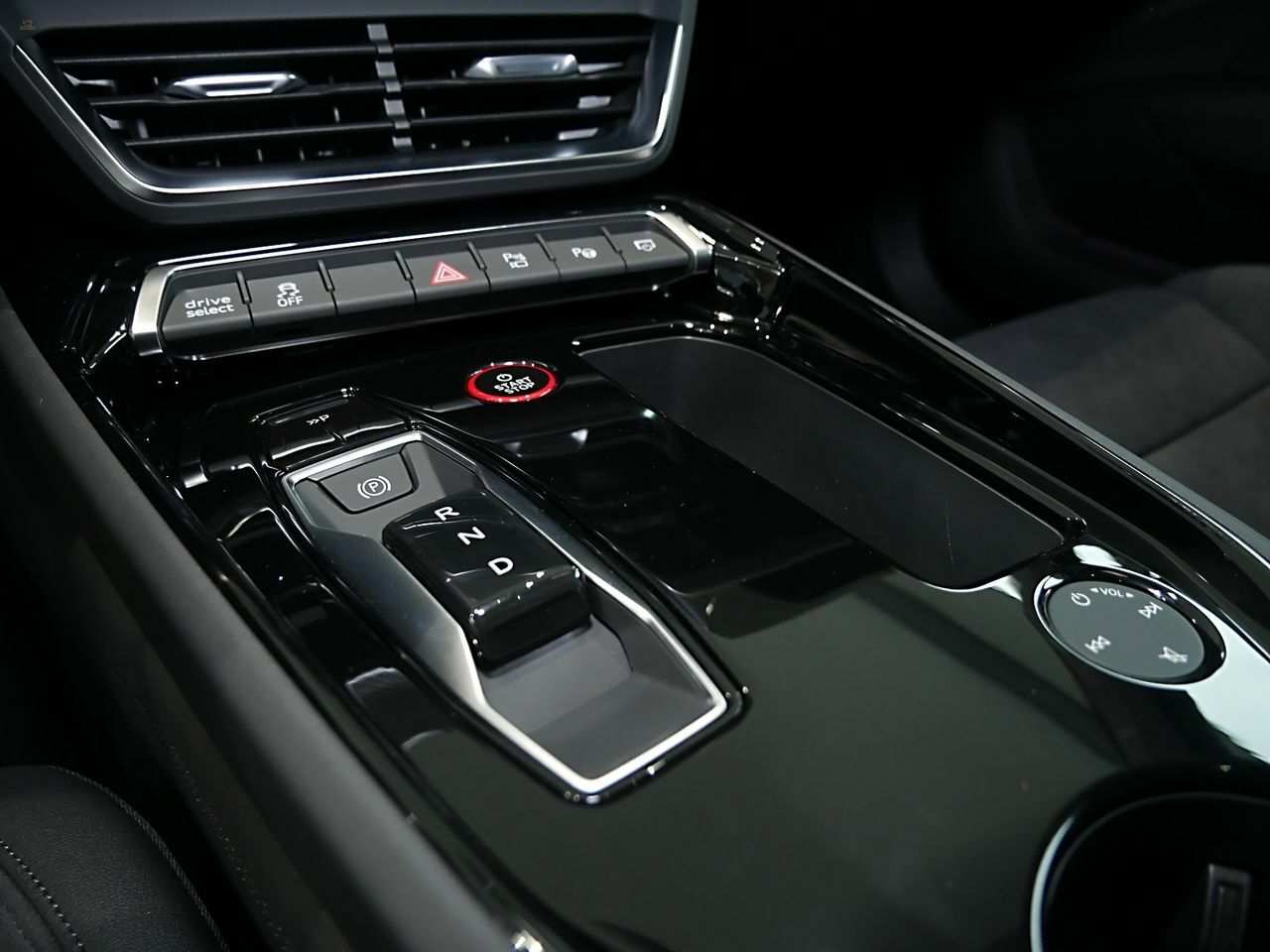 Thumbnail von AUDI E-TRON GT