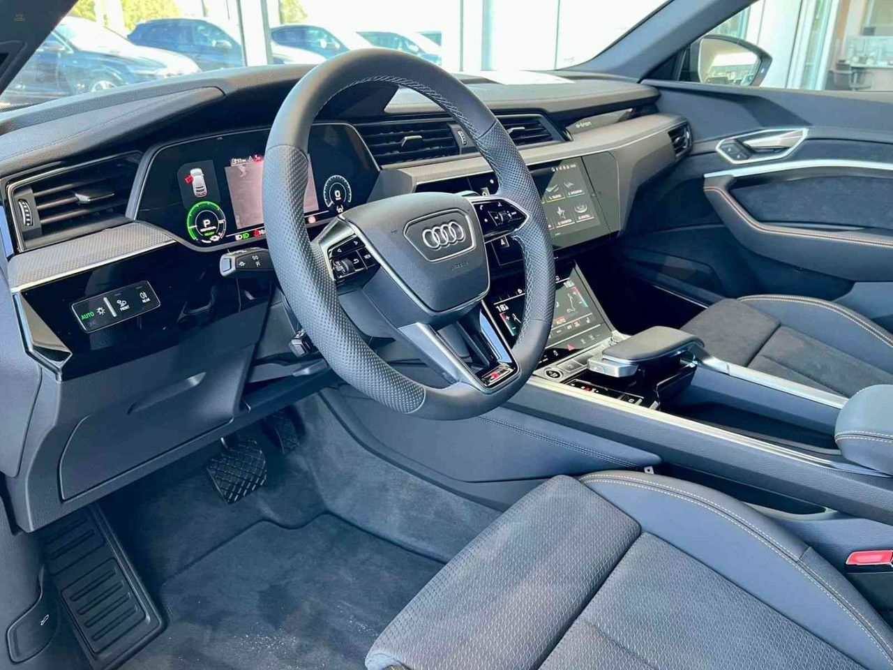 Thumbnail von AUDI E-TRON