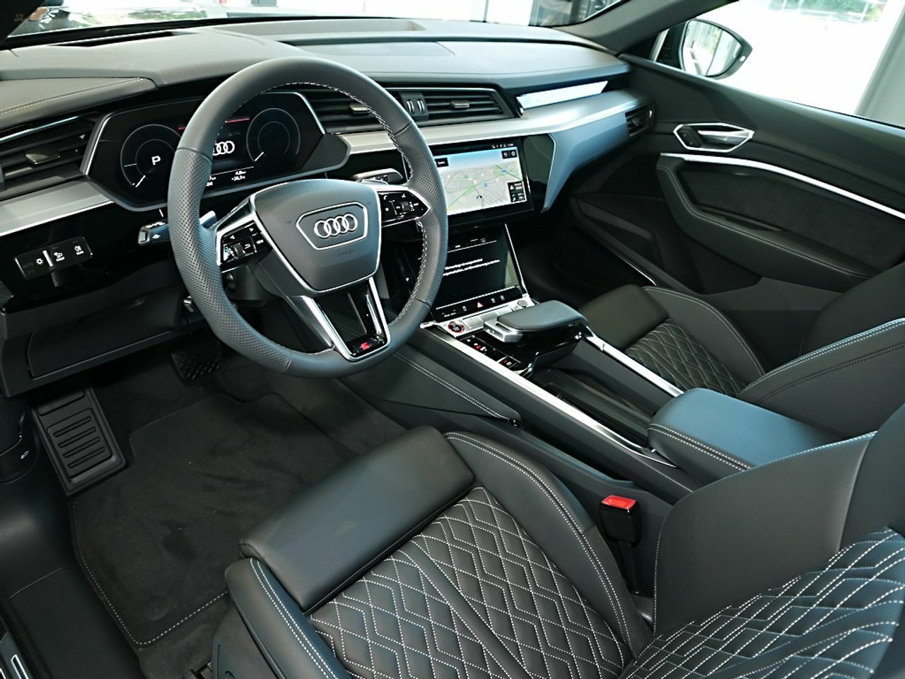 Thumbnail von AUDI E-TRON