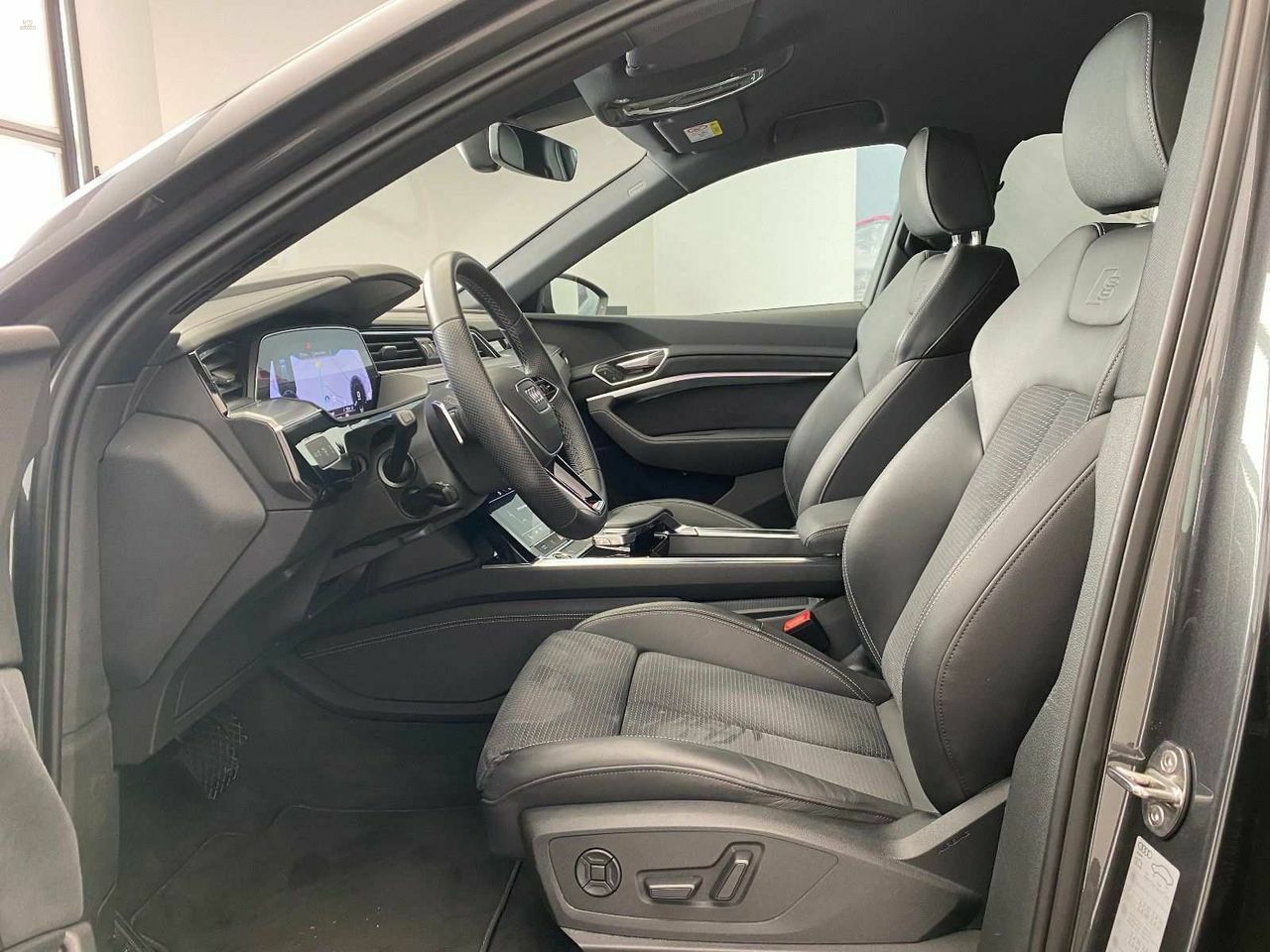 Thumbnail von AUDI E-TRON