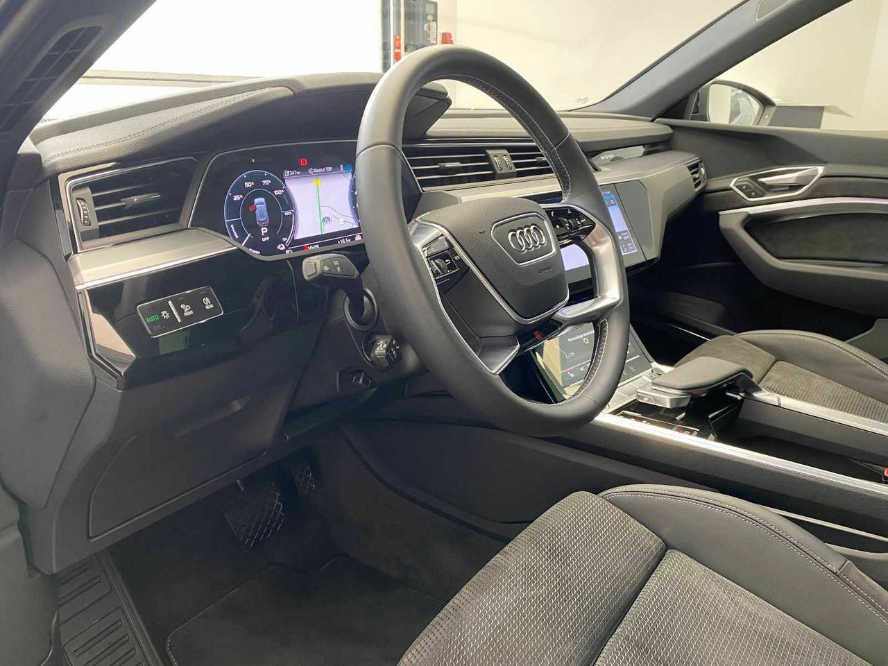 Thumbnail von AUDI E-TRON GT