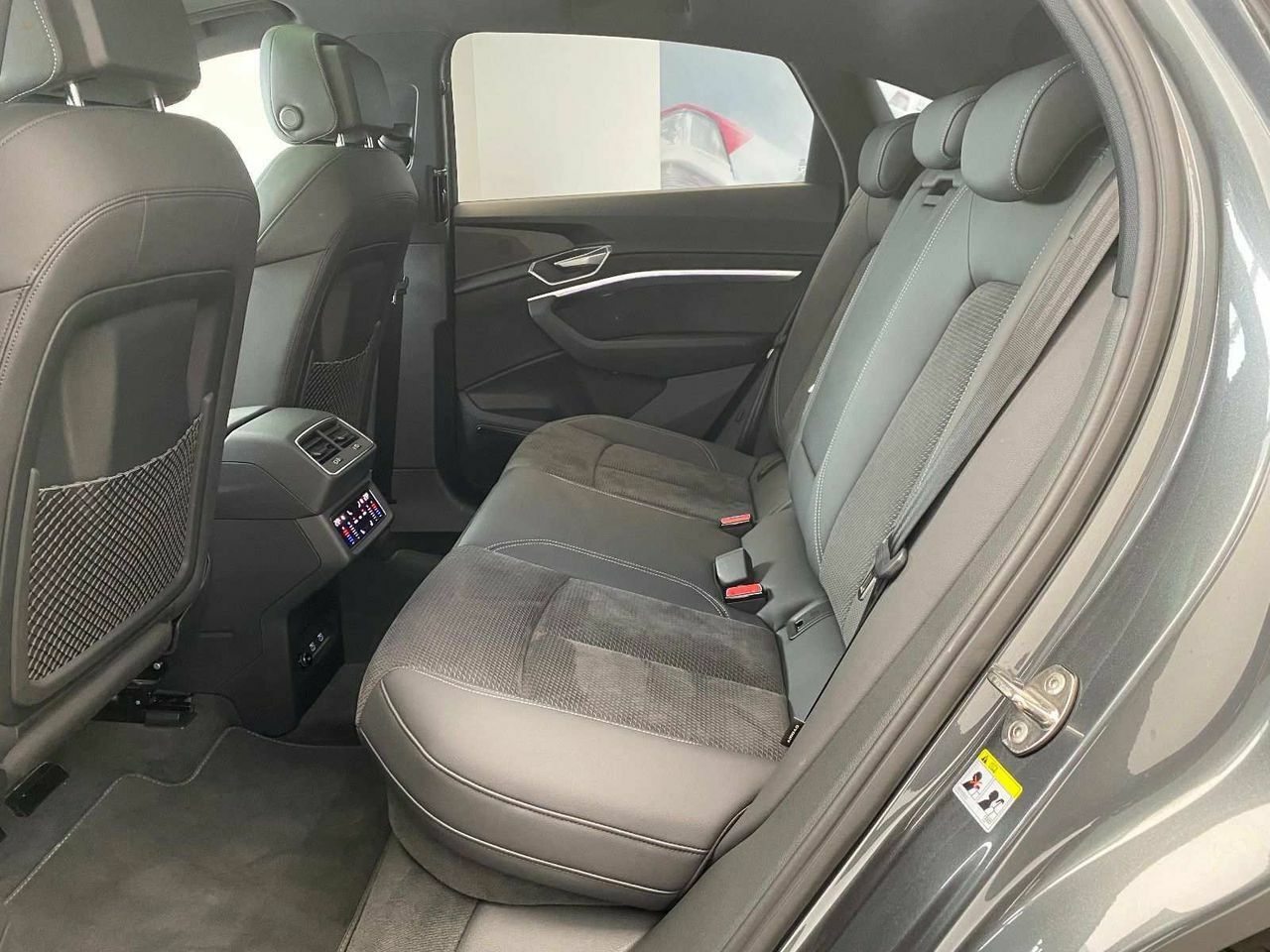 Thumbnail von AUDI E-TRON GT