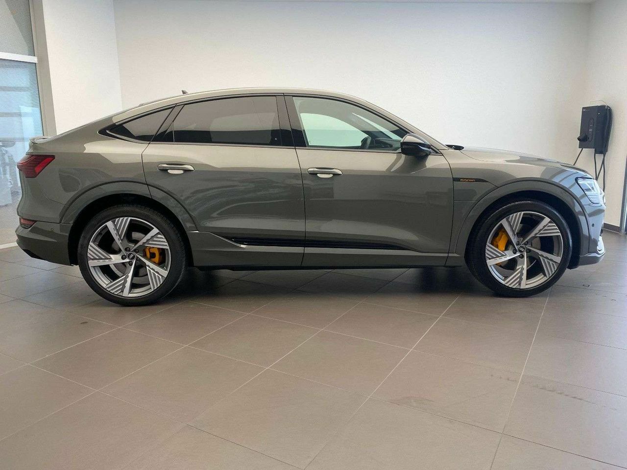 Thumbnail von AUDI E-TRON