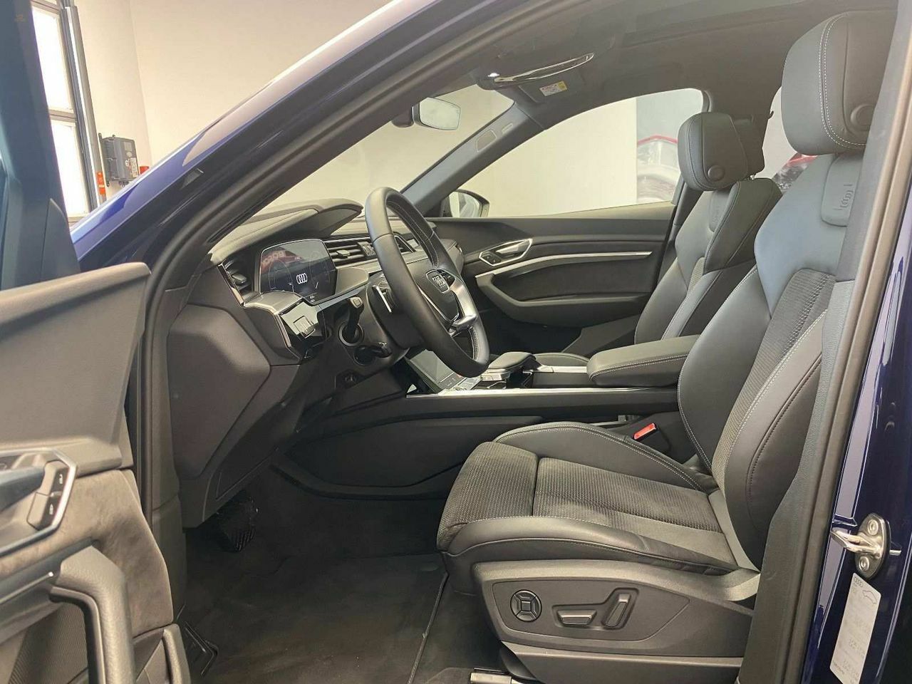 Thumbnail von AUDI E-TRON