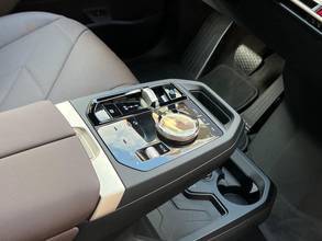 Thumbnail von BMW IX 40 XDrive Panorama-Glasdach