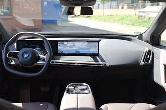 Thumbnail von BMW IX 40 XDrive Panorama-Glasdach