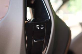 Thumbnail von BMW IX 40 XDrive Panorama-Glasdach
