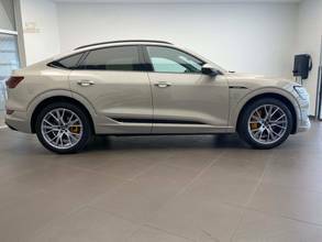 Thumbnail von AUDI E-TRON