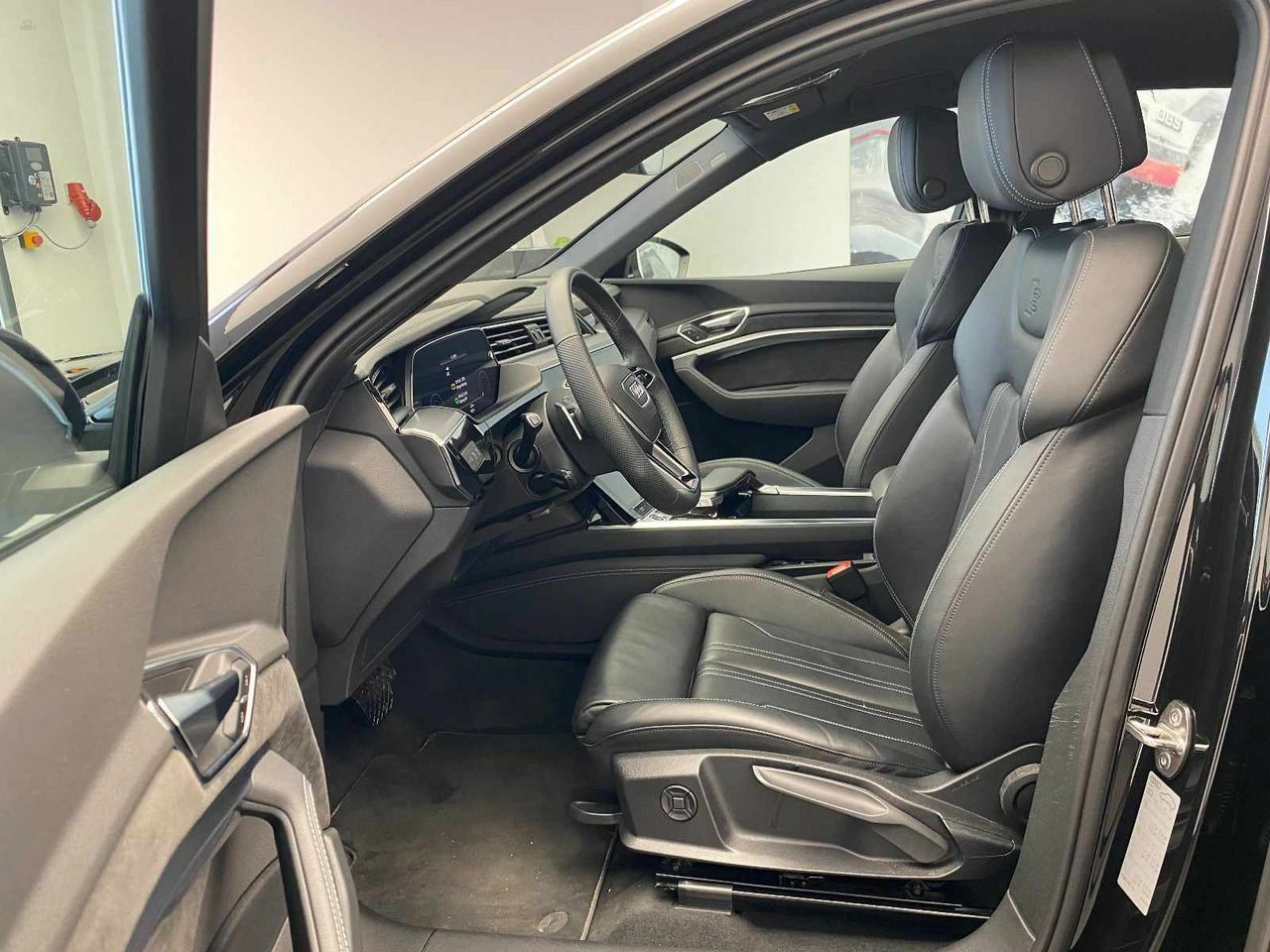 Thumbnail von AUDI E-TRON