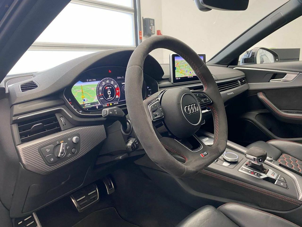 Thumbnail von AUDI RS4 AVANT